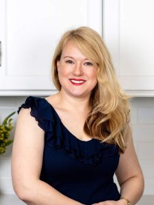 Professional organizer Mandy, team member of home organizer near St. Louis